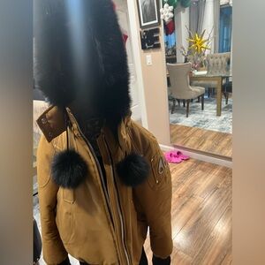 MOOSE KNUCKLES COAT WOMENS SIZE M